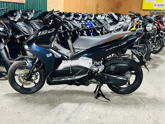 XE MÁYTHANH TÙNG_AIR BLADE 150 ABS ĐEN BÓNG ZIN