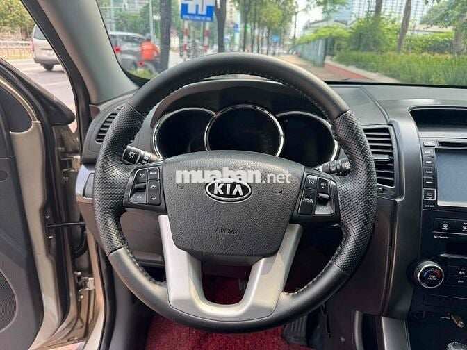 Kia Sorento 2015 S GAT 2.4L 4WD - 98000 km