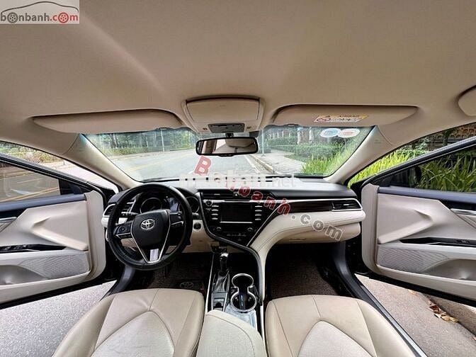 Toyota Camry 2.0G sản xuất 2019 Nhập Thái Lan