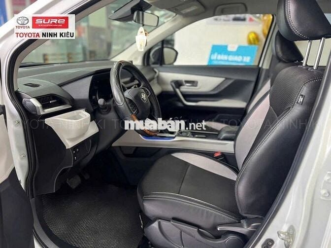 Toyota Veloz Cross 2022 CVT Top - 28.000 km