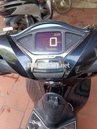 Muốn đổi xe xăng sang xe điện . Muốn bán xe