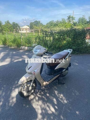 Nhà e có xe ko đi lại cần bán ai mua lh e