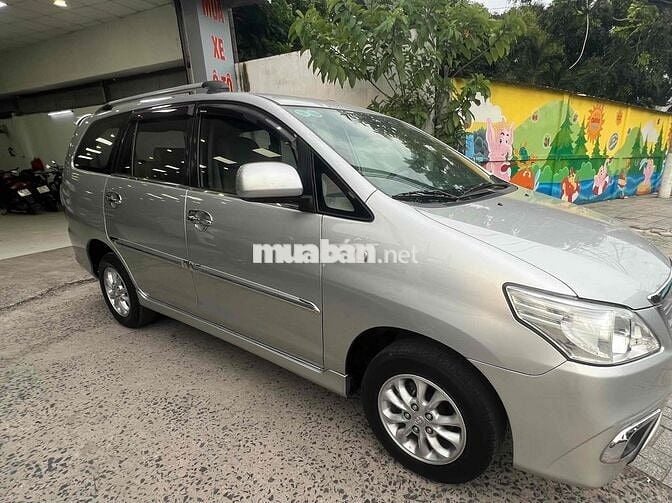 Toyota Innova 2014 2.0G - 810000 km