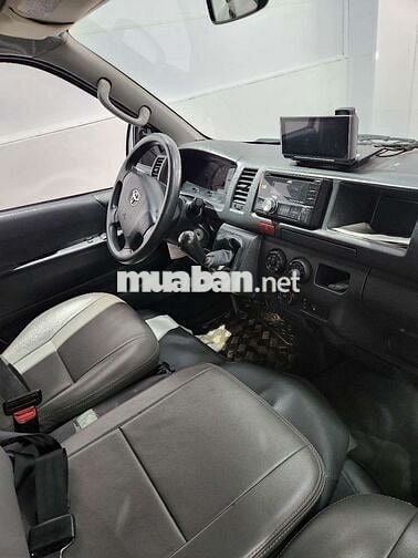 Toyota Hiace 2014 máy xăng zin đẹp -180000 km