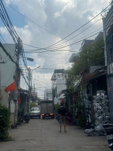 Cho thuê xưởng 200m2 đường xe tải lớn thông thoáng