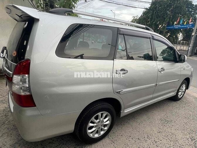 Toyota Innova 2014 2.0G - 810000 km