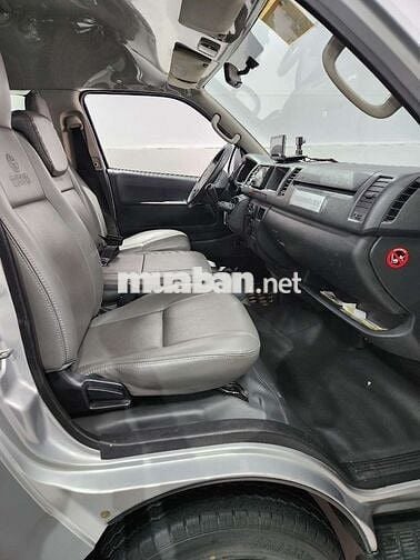 Toyota Hiace 2014 máy xăng zin đẹp -180000 km