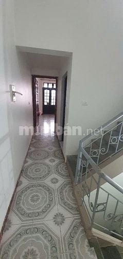 CHO THUÊ NHÀ BÊN CẠNH TRƯỜNG TIỂU HỌC NGỌC THỤY