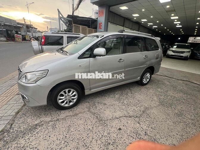 Toyota Innova 2014 2.0G - 810000 km