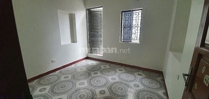 CHO THUÊ NHÀ BÊN CẠNH TRƯỜNG TIỂU HỌC NGỌC THỤY