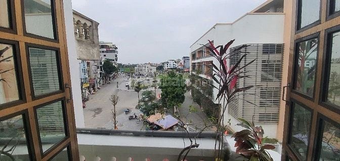 CHO THUÊ NHÀ BÊN CẠNH TRƯỜNG TIỂU HỌC NGỌC THỤY