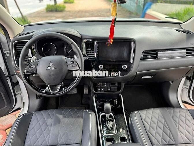 Mitsubishi Outlander 2022 2.0 Premium - 33000 km