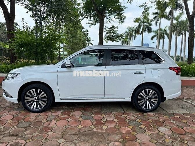 Mitsubishi Outlander 2022 2.0 Premium - 33000 km