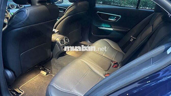 Mercedes C200 Avantgarde 2022 31900 km như mới