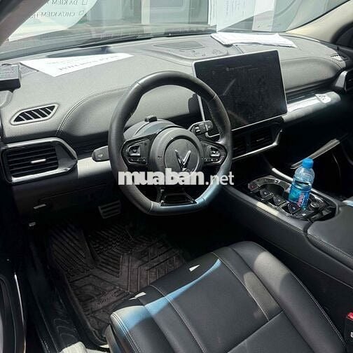 VF8 giá từ 675tr mới về full lô xe hơn 30 chiếc