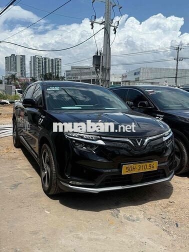 VF8 giá từ 675tr mới về full lô xe hơn 30 chiếc