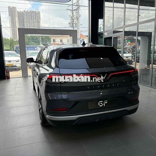 VF8 giá từ 675tr mới về full lô xe hơn 30 chiếc