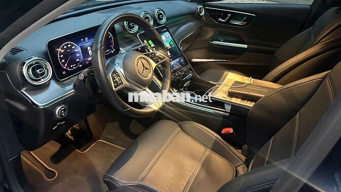 Mercedes C200 Avantgarde 2022 31900 km như mới