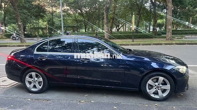 Mercedes C200 Avantgarde 2022 31900 km như mới