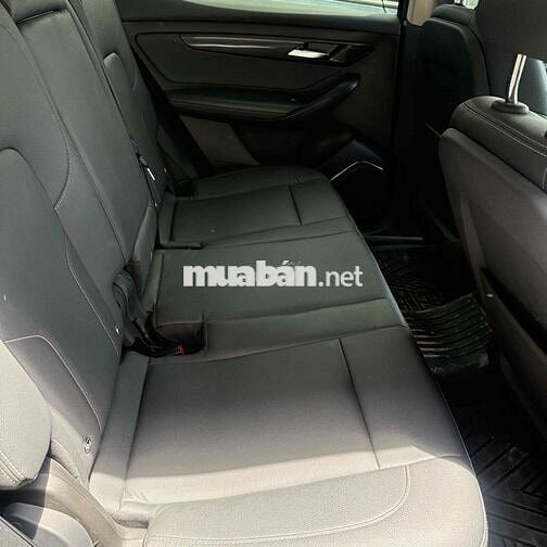 VF8 giá từ 675tr mới về full lô xe hơn 30 chiếc