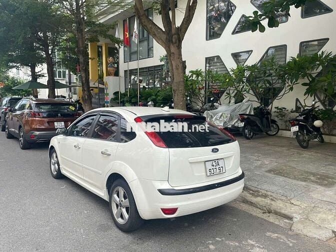 Bán Focus bản full ghế điện cửa sổ trời xe đẹp