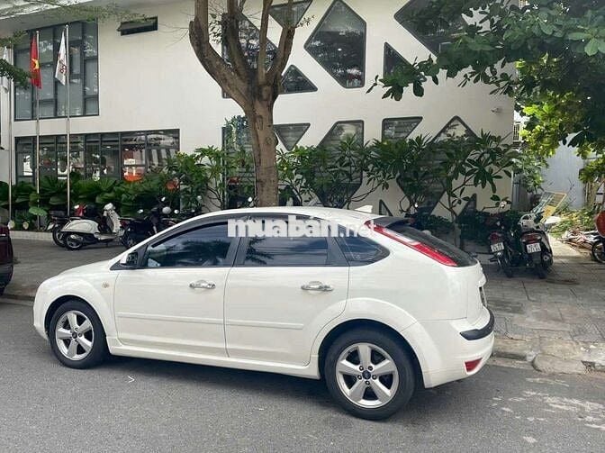 Bán Focus bản full ghế điện cửa sổ trời xe đẹp