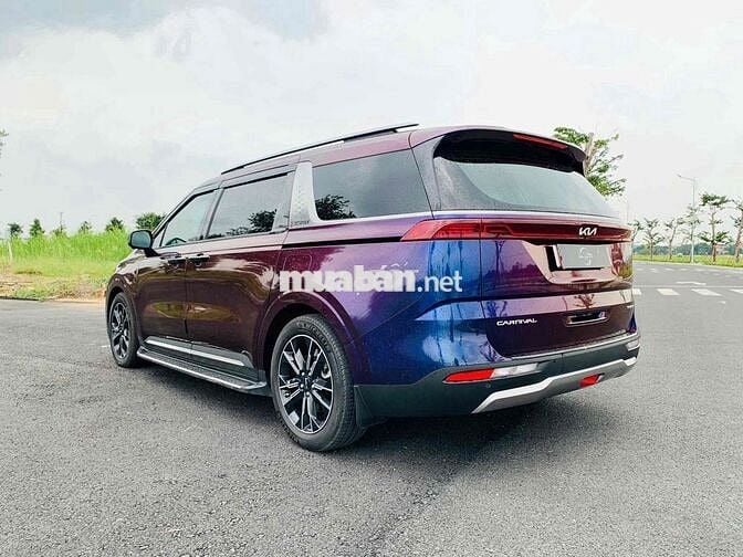 Kia Carnival máy dầu bản Signature 2022