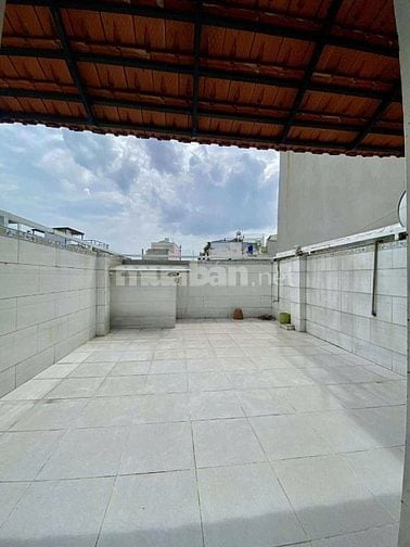 NHÀ 3 TẦNG BTCT TK SANG TRỌNG HIỆN ĐẠI, 67M2, HXH,NGAY HIỆP THÀNH CITY