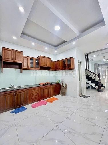 NHÀ 3 TẦNG BTCT TK SANG TRỌNG HIỆN ĐẠI, 67M2, HXH,NGAY HIỆP THÀNH CITY