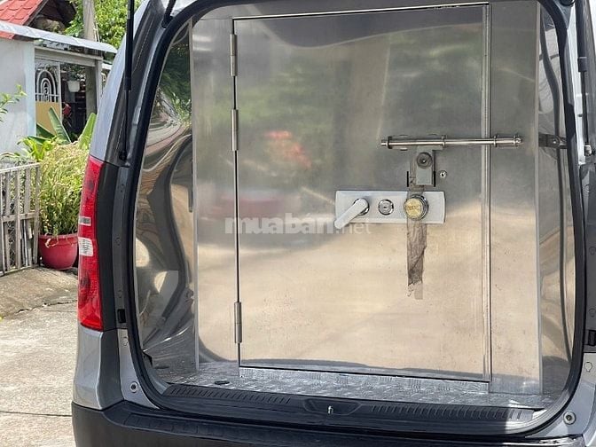 BÁN  HYUNDAI STAREX ĐỜI 2017, 6 CHỖ