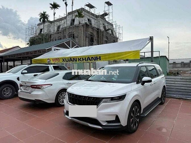 Kia Carnival 2022 Luxury 2.2D - 9000 km