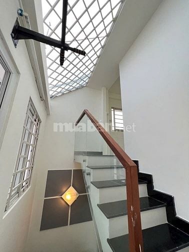 Bán Nhà Hẻm Đường Lý Chính Phường 7 Quận 3 4,2x12m 1 Trệt 3 Lầu ST 7PN