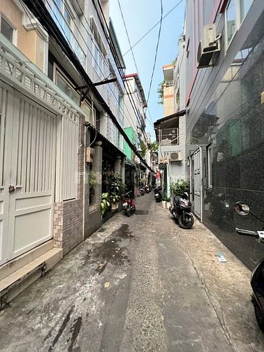 Bán Nhà Hẻm Đường Lý Chính Phường 7 Quận 3 4,2x12m 1 Trệt 3 Lầu ST 7PN