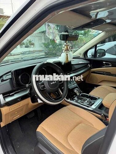 Kia Carnival 2022 Luxury 2.2D - 9000 km