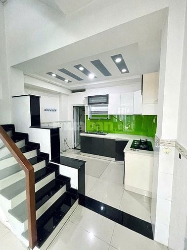 Bán Nhà Hẻm Đường Lý Chính Phường 7 Quận 3 4,2x12m 1 Trệt 3 Lầu ST 7PN