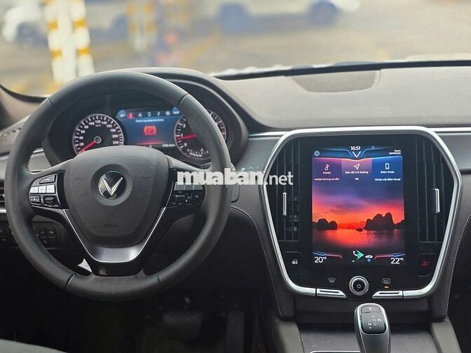 VinFast Lux SA Plus 2020 - 20000 km