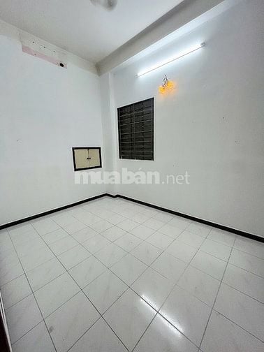 Bán Nhà Hẻm Đường Lý Chính Phường 7 Quận 3 4,2x12m 1 Trệt 3 Lầu ST 7PN