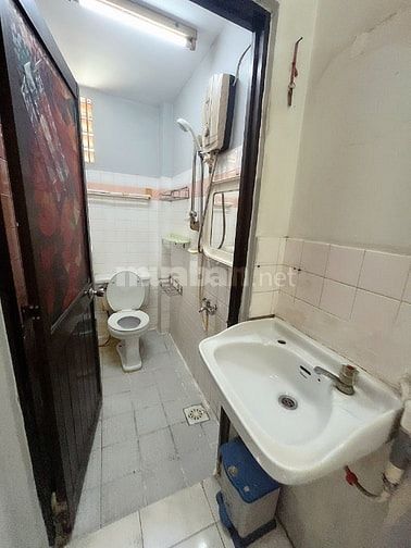 Bán Nhà Hẻm Đường Lý Chính Phường 7 Quận 3 4,2x12m 1 Trệt 3 Lầu ST 7PN