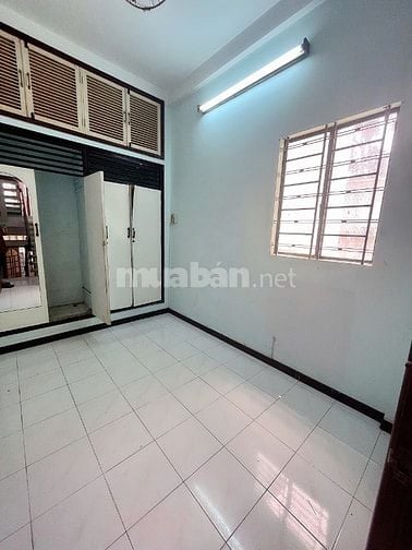Bán Nhà Hẻm Đường Lý Chính Phường 7 Quận 3 4,2x12m 1 Trệt 3 Lầu ST 7PN