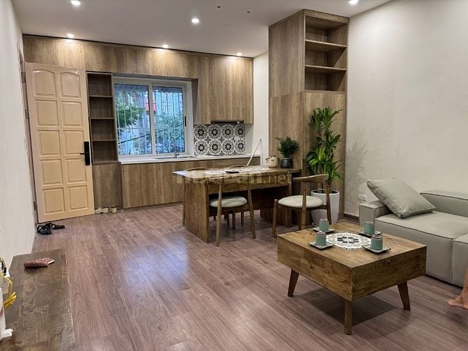 Bán căn hộ DT80m tầng 2 đẹp sịn đủ nội thất mặt phố Nguyễn Chí ThanhBá