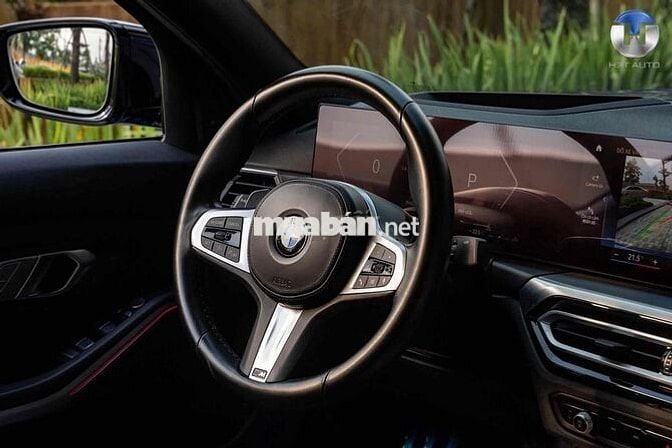 BMW 3 Series 2023 320i M Sport - 26000 km