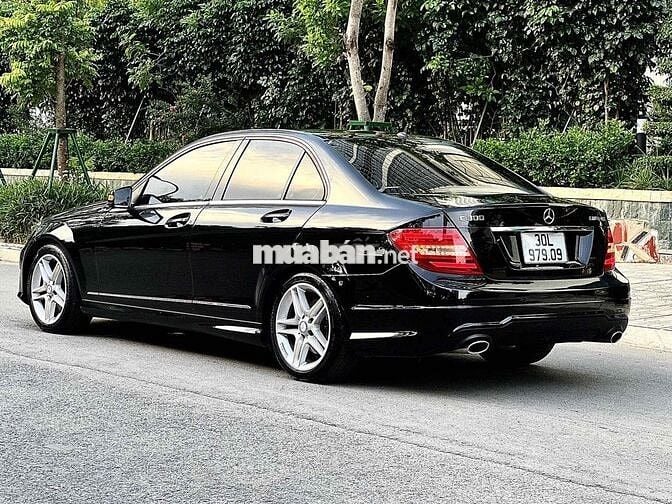 Mercedes Benz C Class 2012 - Màu Đen Sang Trọng
