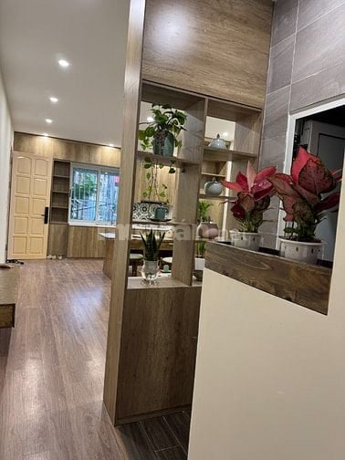 Bán căn hộ DT80m tầng 2 đẹp sịn đủ nội thất mặt phố Nguyễn Chí ThanhBá