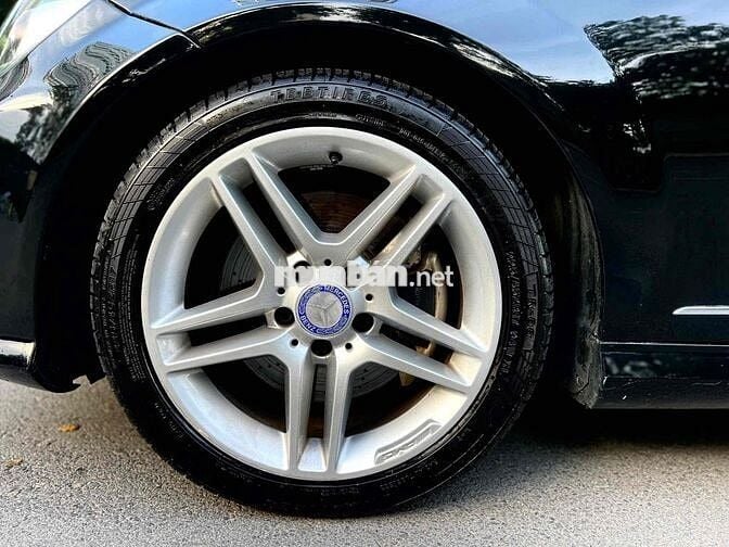 Mercedes Benz C Class 2012 - Màu Đen Sang Trọng