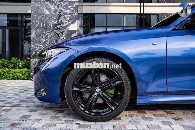 BMW 3 Series 2023 320i M Sport - 26000 km