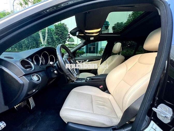 Mercedes Benz C Class 2012 - Màu Đen Sang Trọng
