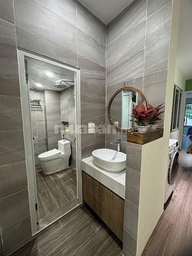 Bán căn hộ DT80m tầng 2 đẹp sịn đủ nội thất mặt phố Nguyễn Chí ThanhBá