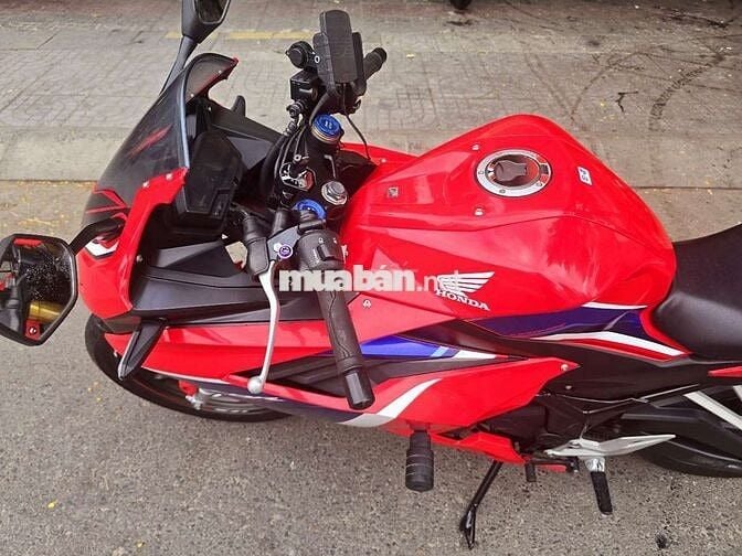 Cbr150 bản Abs 2023 xe 1 chủ mua mới.Lên đồ chơi