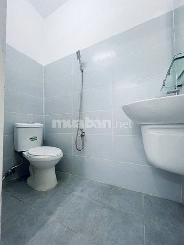 Phòng Studio bancon siêu rộng, full nội thất - 71 Hồ Bá Kiện Quận 10