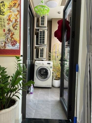 Cho thuê căn hộ cao cấp gần Sân bay TSN, full nội thất.